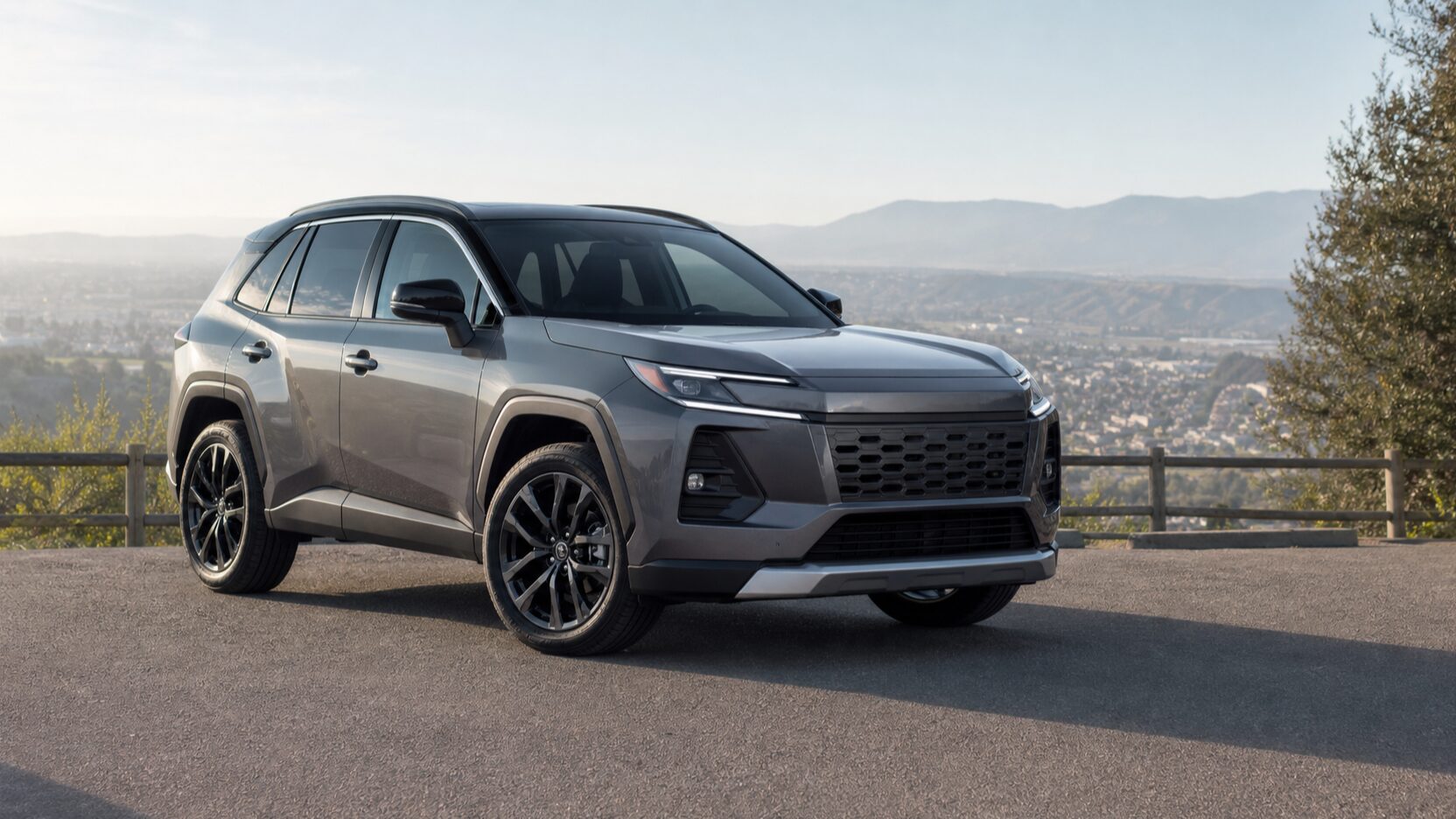 新型RAV4はダサいのか外観を確認する汎用SUVのイメージ