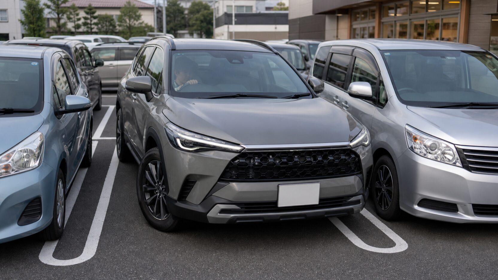 RAV4でかすぎと感じる駐車場での車幅イメージ